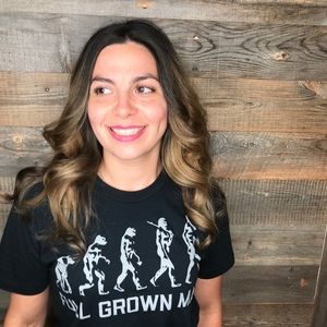 Meet your Posher, Elyse